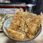 豊野丼 - 黄金丼¥1300 野菜は一部別皿