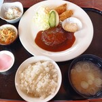 音楽 食堂 オトノキ - ハンバーグ＆カキフライ定食 700円