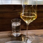 創作イタリアン Gemelli - 毎度、お任せ白ワイン