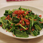 トンテキ食堂8 - ほうれん草とニンニクの芽の温サラダ(650円)