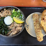 麺処 綿谷 高松店 - 肉うどん　ちくわとゲソの天ぷら
