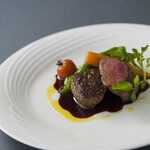 Poiled beef fillet with truffle-flavored Portuguese wine sauce
