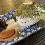 Teuchi Soba Hajinoo - 焙煎蕎麦の実ご飯のおかかおにぎり