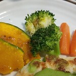 キッチン ブルー グローブ - 温野菜のアップ