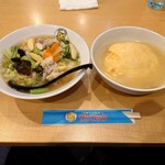 サンコック - Ｑタンメン（天津炒飯＋揖斐タンメン）1,400円
            よ〜く見ると天津炒飯の餡が少なくなってる？（笑）
            先に天津炒飯食べたら割と待たずに揖斐タンメン出てくるから
            天津炒飯の方向変えて撮影してみた