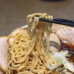 丸 中華そば - 肉中華そば  麺リフトアップ