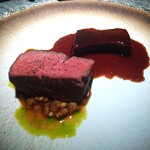 NH - 鹿児島産黒牛フィレ肉炭火焼き　タンのブルゴーニュ風煮込み　　　