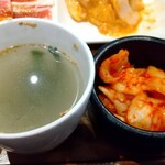 Yakiniku Raiku - スープ、キムチ
