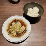 China hata 36 - 蒸し牡蠣の葱と生姜和えとご飯