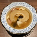 China hata 36 - フカヒレと穴熊のスープ