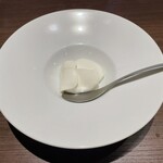 China hata 36 - 杏仁豆腐 ライチのシャーベット 小豆のソース