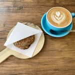 CAFE TALES - チョコチャンククッキーとフラットホワイ