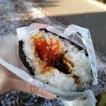 おむすびの横濱屋 - きれいなオレンジ　濃厚だから垂れてこないよ案外食べやすい