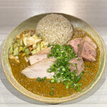 吉田カレー  - ほうれん草とバターのクリームグレイビー 小・チキンアチャーリー・角切りローストポーク・アチャール