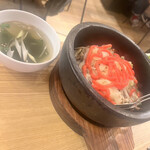 大衆焼肉 港南精肉店 - 石焼き明太チーズビビンバ