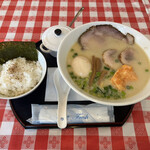 LUNAの世界 - チャーシュー3種類ラーメン＋ライス（ランチタイム無料サービス）
