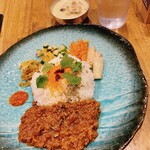 かるだもん - 豚のキーマカレーと鶏のグリーンカレー