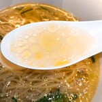 黄金の塩らぁ麺 ドゥエイタリアン - 