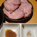 Ramen Tsuru Musha - 窯出しちゃーしゅーと専用調味料