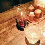 クローバーステーキハウス - テーブル風景。