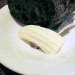 クローバーステーキハウス - 白いバター。