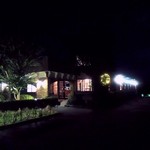 クローバーステーキハウス - 店舗外観　夜。