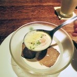 クローバーステーキハウス - 新玉ねぎの爽やかな風味と、うっすらとした甘味。