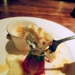 クローバーステーキハウス - ナッツの味わいがありました。