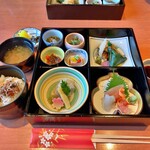 Shougyotei - 松魚亭弁当。これに天ぷら、茶碗蒸し、わらび餅が付いて3300円