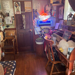 MONTANA - 店内、トイレ入り口