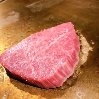 丰富的铁板料理❕敬请品尝京都丹波牛A4等级的肉!