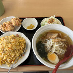 金麒麟 - 炒飯定食968円