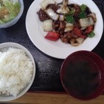 ラーメン森林 - 黒酢豚定食（６８０円）なぜか豆腐無しｗ