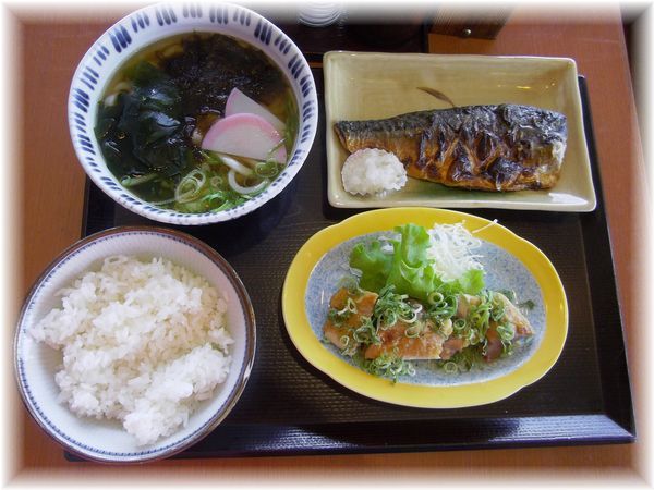 お三度 - 全体～ご饭(中盛) ￥149