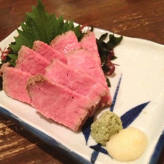 魚介と串焼き 魚吉鳥吉 - 牛タタキ(*^_^*)
