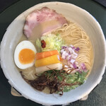 ORIBE - 白湯麺　950円