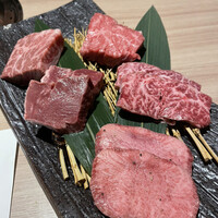 近江うし 焼肉 にくTATSU 青山本店 - 