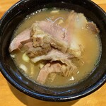 五代目麺や蝦夷 - スープにドボン