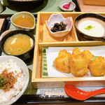 Gohan To Tororo Toro Mugise Reo Hachi Oujiten - 鶏天御膳