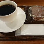 上島珈琲店 - ブレンドコーヒー(ホット・R)、マドレーヌ(チョコ)