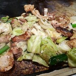 ホルモン料理専門處 利根屋 - 