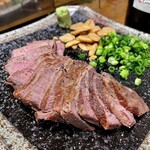 Yakiniku Kokokara - ・焼き上げ後の分厚いヒレ（塩orタレ）