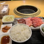 Minato Mirai De Yakiniku Douraku - 