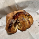 メゾン ムラタ - くるみきなこあんデニッシュ ¥270