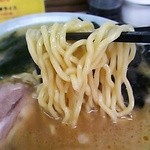 笑苑 - 麺は太麺