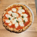 Pizzeria Del Popolo a Kyoto - 水牛モッツァレラのマルゲリータ