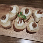 FOOD+Bar ROJI - マスカルポーネとハチミツのパン