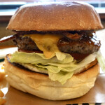 CRUZ BURGERS & CRAFT BEERS - 