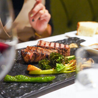 R1 TOKYO Bar&Restaurant - 