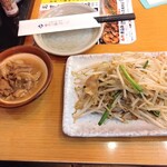 Ikkemme sakaba - 煮込み・山盛りモヤシ炒め